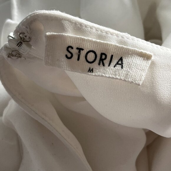 Ruffled elegant flowy white dress - open back - Picture 3 of 7